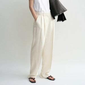 Toteme Double-pleat fluid trousers ecru
